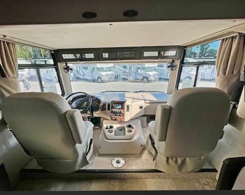 2018 Class A Thor Motor Coach Windsport Drivable vehicle in Citrus Park