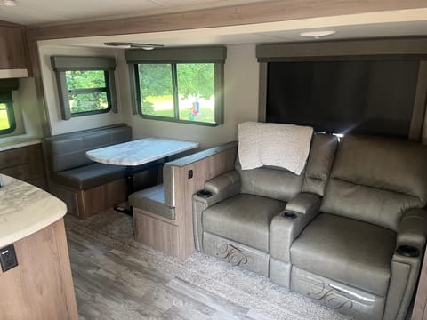 Hunter and Kaylie’s Family RV! Towable trailer in Redmond