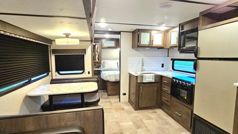 Camden's Camper - 32' - 2021 Dutchman Coleman Towable trailer in Moorhead