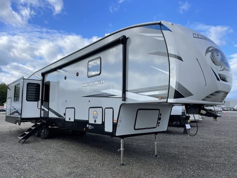 Arctic Wolf bunk room Towable trailer in Broken Arrow