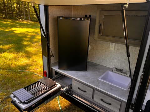 2020 Coachmen RV Apex Ultra-Lite 215RBK Ziehbarer Anhänger in Walloon Lake