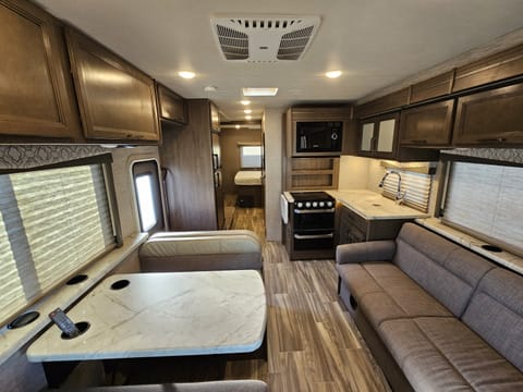 2021 Thor Motor Coach Freedom Elite 30FE Drivable vehicle in Rockwall