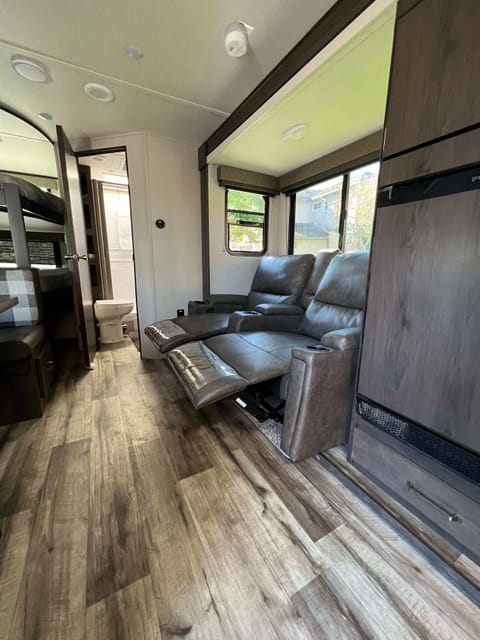 2022 Grand Design Transcend Xplor 261BH Towable trailer in Rancho Bernardo