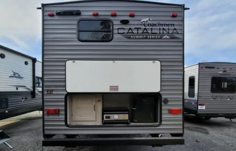 2024 Coachmen Catalina 271DBS (VIN 2704) Towable trailer in Doctor Phillips