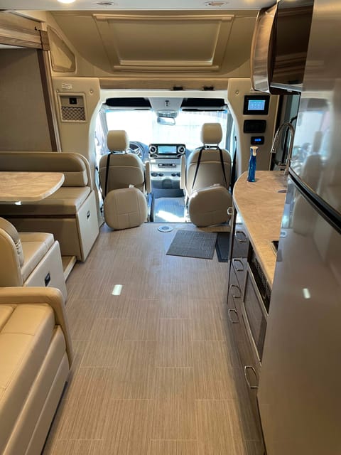 2023 Thor Motor Coach Delano Sprinter 24FB Drivable vehicle in New River