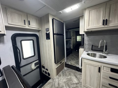 2021 Sun Seeker Ford E450 Specs Véhicule routier in Parma Heights