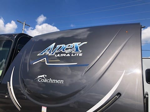 2019 Coachmen RV Apex Ultra-Lite 287BHSS Towable trailer in Carmel