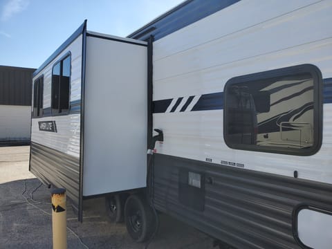 Ameri-Lite 274QB Towable trailer in Carmel