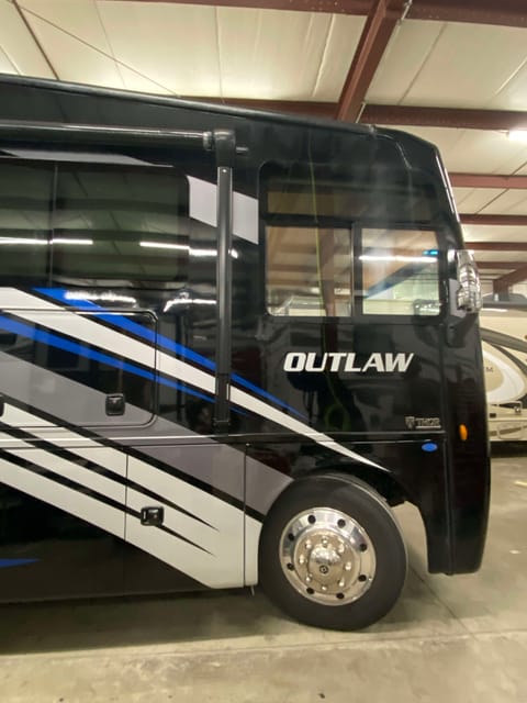 2023 Thor Motor Coach Outlaw 38KB Toy Hauler Towable trailer in Kettering