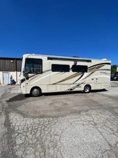 2019 Thor Motor Coach Freedom Traveler A27 Drivable vehicle in Carmel