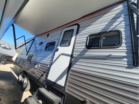 2022 Coachmen RV Catalina Summit Series 8 261BHS Towable trailer in Apple Valley