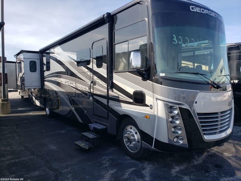 2022 Forest River RV Georgetown 7 Series 36K7 Drivable vehicle in Fairfield