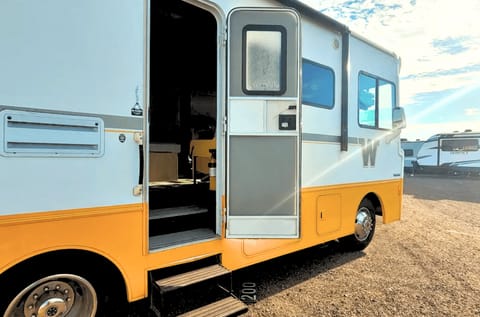 Adventure Awaits: Escape in Our '15 Winnebago RV Drivable vehicle in Laveen Village