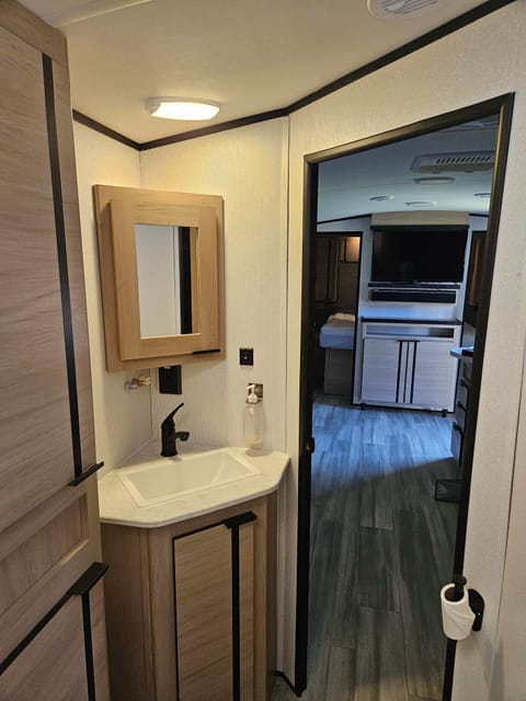 Stayin Cool w/ Dual AC- Family Fun in Hill Country Towable trailer in Shavano Park