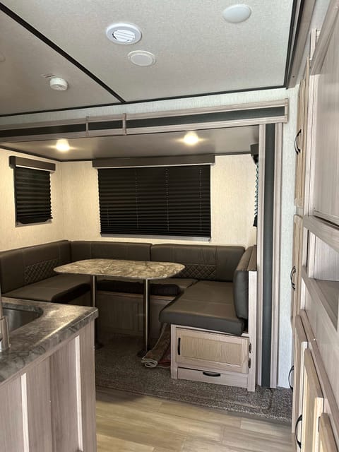 2022 Coachmen Spirit “The Baby Bowman” Towable trailer in London