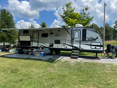 Home Away from Home - 2019 Jayco Whitehawk 29BH Ziehbarer Anhänger in Northport