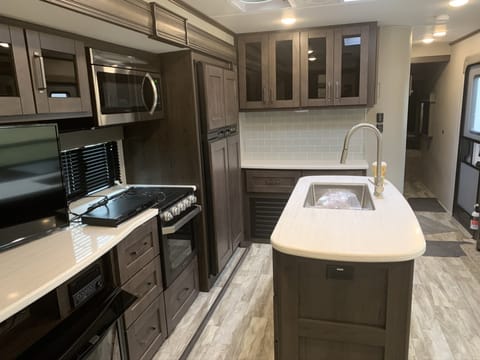 Clean RV Ready for your Camping experience Ziehbarer Anhänger in Kannapolis