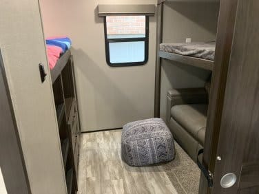 Clean RV Ready for your Camping experience Ziehbarer Anhänger in Kannapolis