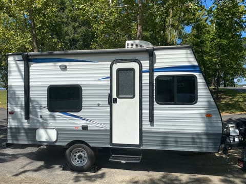 2018 Gulf Stream RV Ameri-Lite Super Lite 16 BHC Towable trailer in Springdale