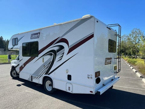 "UNLIMITED MILES* 2022 Coleman | SLEEPS 6 | 23' Drivable vehicle in Vancouver