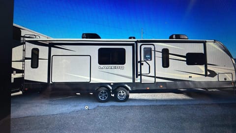 2020 Keystone RV Laredo 330RL Towable trailer in Sierra Vista