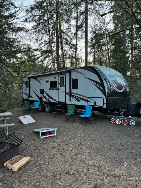 2018 Heartland Wilderness 2850BH Towable trailer in Troutdale