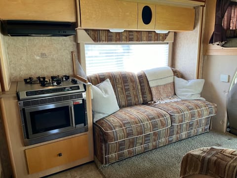 The GiddyUp 2007 Winnebago Outlook 31C Drivable vehicle in West Sacramento