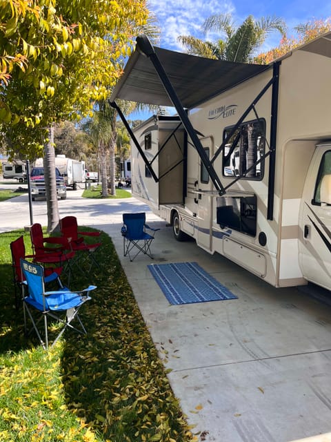 2018 Thor Freedom Elite Bunkhouse 30FE Drivable vehicle in Reseda