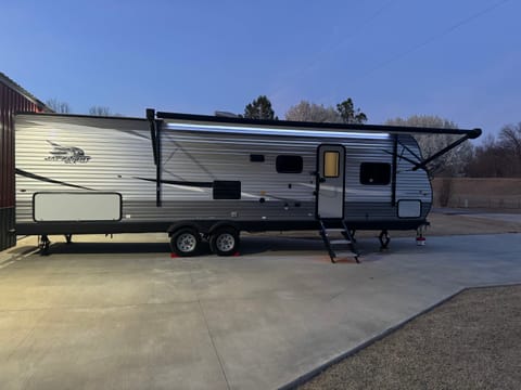 Making Memories- Delivery Only Towable trailer in Broken Arrow