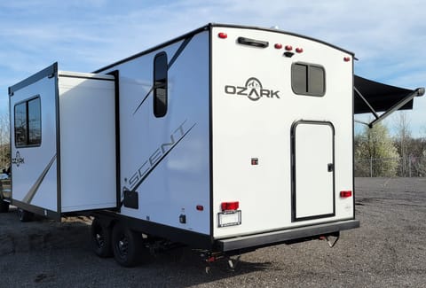 BRAND NEW! Tennessee Traveler! Towable trailer in Old Hickory