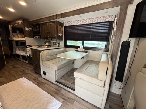 Finley the Maine Coon’s RV Rental Drivable vehicle in Winter Haven