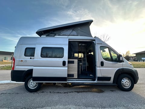 Silver Stream Cruiser Campervan in Saint Charles