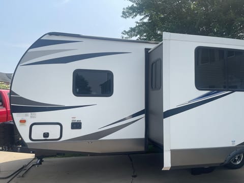 Matt and Jill’s pet and kid friendly RV Towable trailer in Ephrata