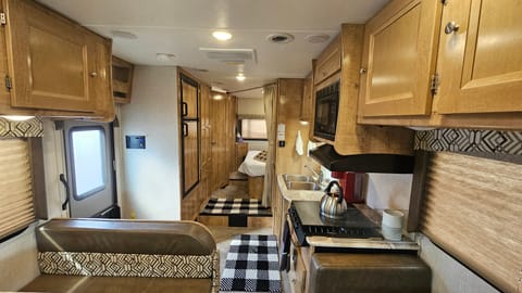 Rv Rentals Way of Life's Like NEW Leprechaun 260RS Drivable vehicle in Hemet