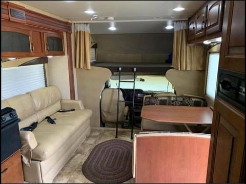 2014 Jayco Greyhawk with Auto Leveling & Generator Drivable vehicle in Rexburg