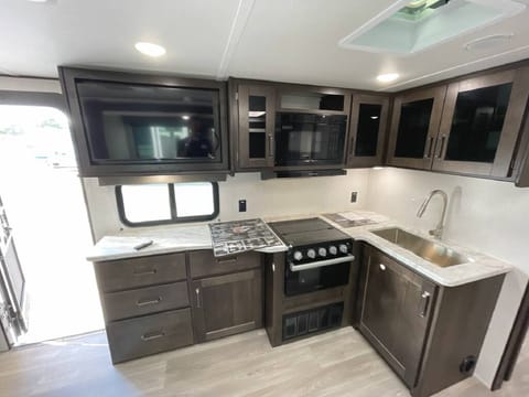 2023 Grand Design Transcend Xplor 251BH Towable trailer in Oak Harbor