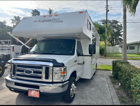 2015 Thor Majestic 25 Drivable vehicle in Keystone Islands