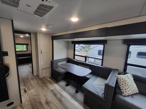 Family Friendly Bunkhouse Travel Trailer (2022) Towable trailer in Schofield