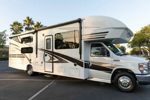 2019 Entegra Coach Odyssey 31L Drivable vehicle in Pinellas Park