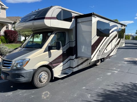 2016 Forest River - Sunseeker 2400W Drivable vehicle in West Jordan