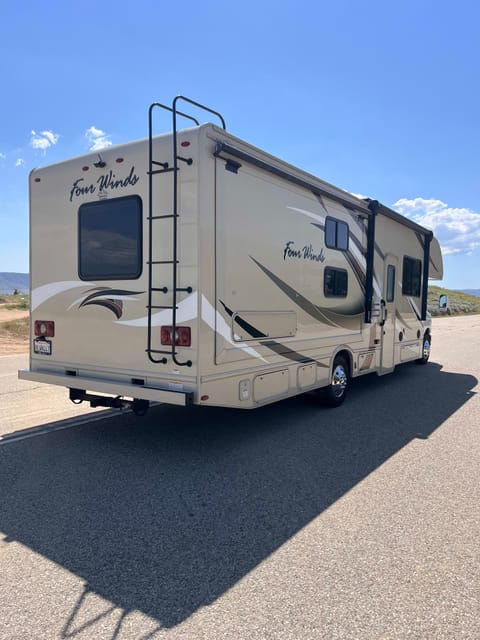 Yellowstone RV Drivable vehicle in Lancaster