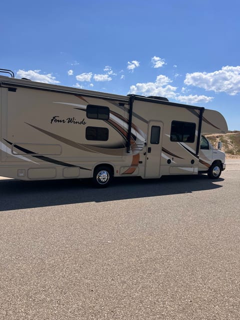 Yellowstone RV Drivable vehicle in Lancaster