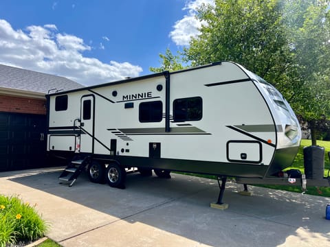 2022 Winnebago Minnie 2301BHS Towable trailer in Joliet