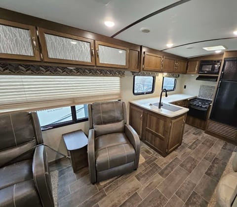 2019 Keystone RV Premier Ultra Lite 29RKPR Towable trailer in Webster