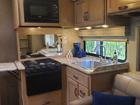 2019 Thor Motor Coach Four Winds 30D Drivable vehicle in Lake Winnebago