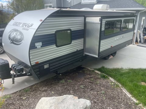 Big Bad Grey Wolf 26DBH bunk house Towable trailer in Draper