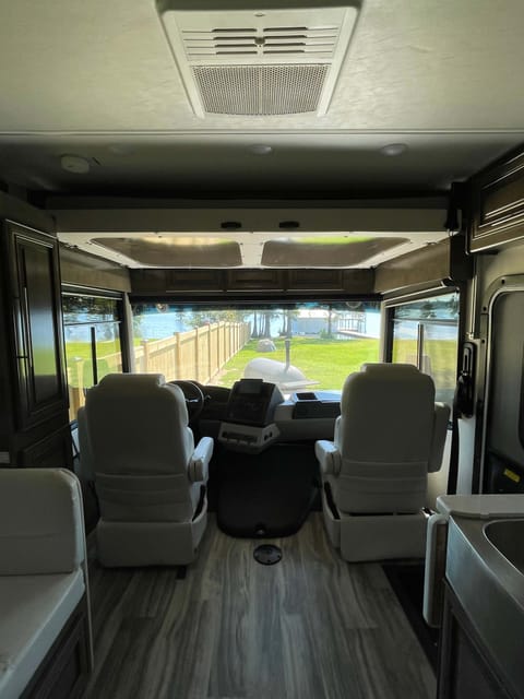 Sam & Kate’s Kid Approved RV Rental w/2 bathrooms Drivable vehicle in Lake Blackshear