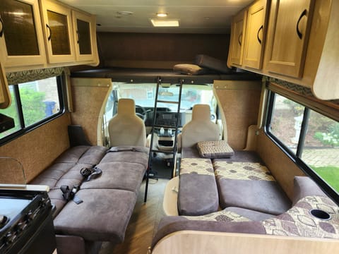 New Host to offer attractive rate - 2016 Coachmen Drivable vehicle in Bolingbrook