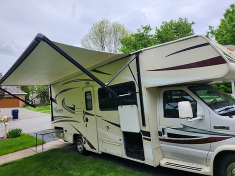 New Host to offer attractive rate - 2016 Coachmen Drivable vehicle in Bolingbrook