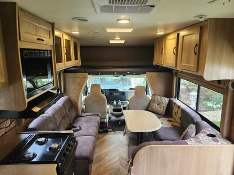 New Host to offer attractive rate - 2016 Coachmen Drivable vehicle in Bolingbrook